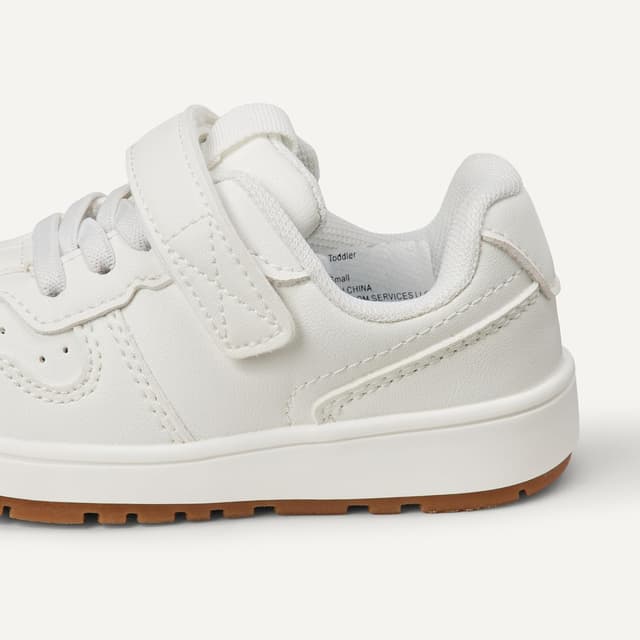 Detalle de Amazon Essentials Unisex Kids’ Low-Top Hook & Loop Court Trainers