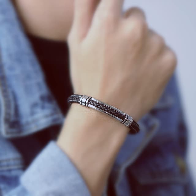 Detalle 2 de Bracciale uomo ATEIELLI in pelle intrecciata e acciaio inox 316L: design Ancora Nautica o Infinito