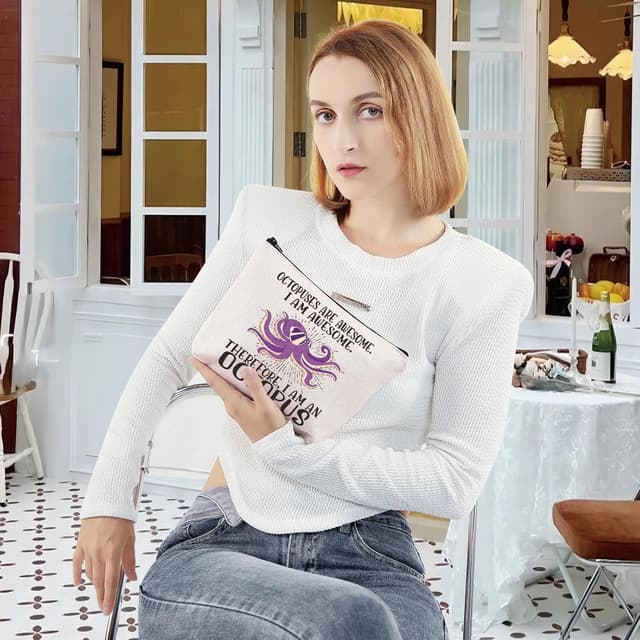 Detalle de LEVLO Octopus Cosmetic Makeup Bag – cotton canvas zipper pouch for octopus fans