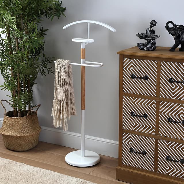 Detalle de Versa Holstebro Galán de Noche Moderno con Perchas