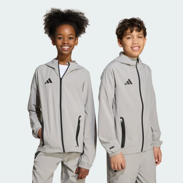 Detalle de adidas Chaqueta Tiro 25 Competition Vis Tech Travel para adolescentes (gris)