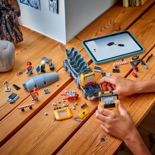 Thumbnail 7 de LEGO City Betonmischer 60478 mit 371 Teilen