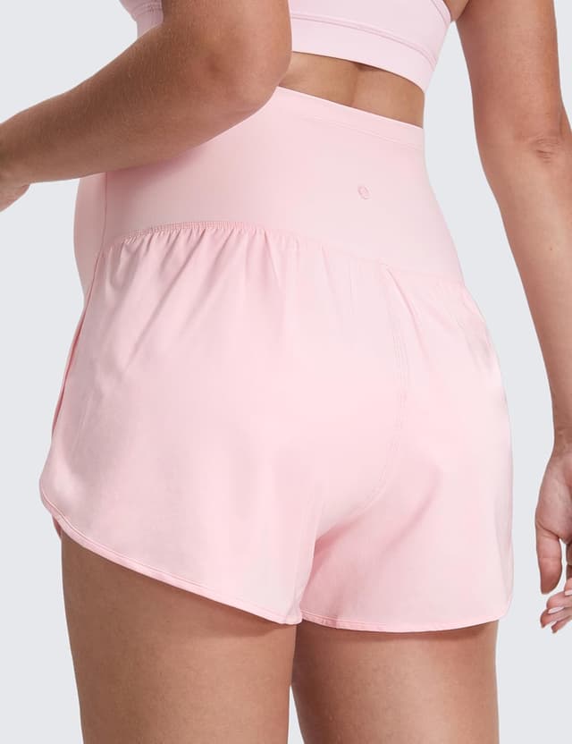Detalle 2 de CRZ YOGA 2 in 1 Maternity Workout Shorts (3 inch) – over-bump split running, yoga and casual wear