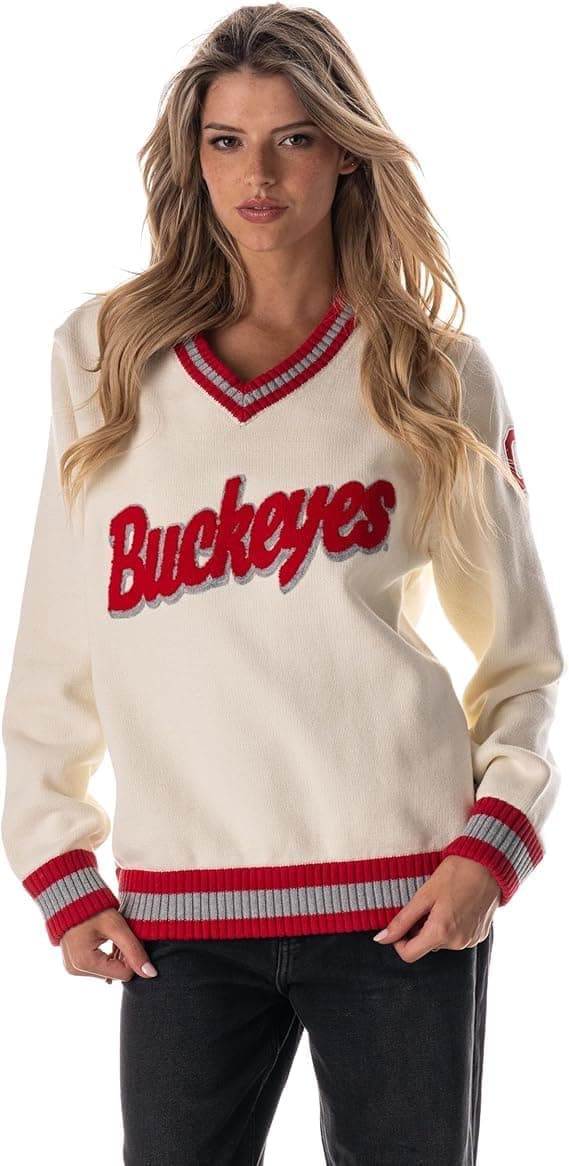 Detalle de The Wild Collective Women’s Ohio State Jacquard V-Neck Sweater