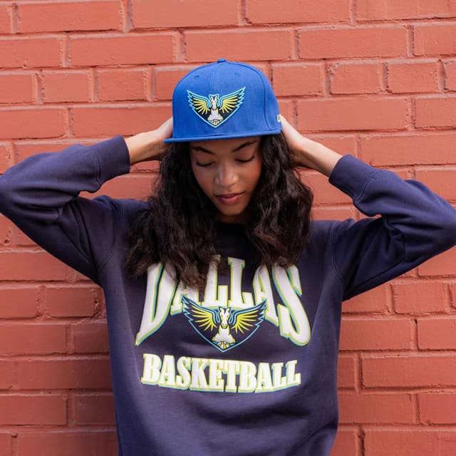 Detalle de Ultra Game Women’s WNBA Official City Grit Baseball Cap (HD Embroidery)