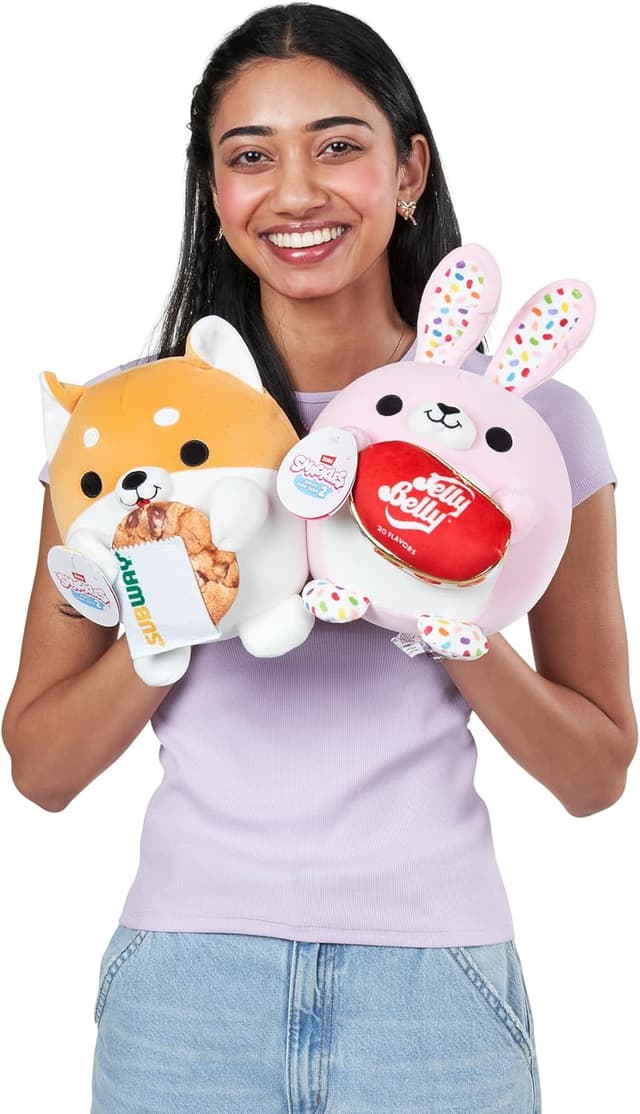 Detalle 2 de Snackles Serie 2 20 cm (Shaun) von ZURU – kuschelig-weiches Plüschspielzeug mit Snack-Accessoire