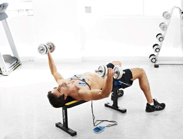 Detalle de Compex Fit 3.0 elettrostimolatore blu: 20 programmi per dolore, fitness e massaggio