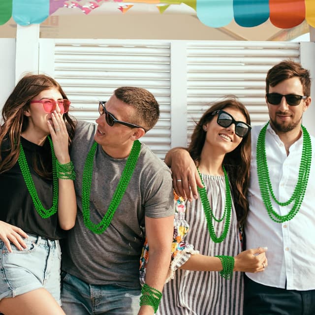 Detalle 2 de St Patrick's Day Green Bead Set 33in