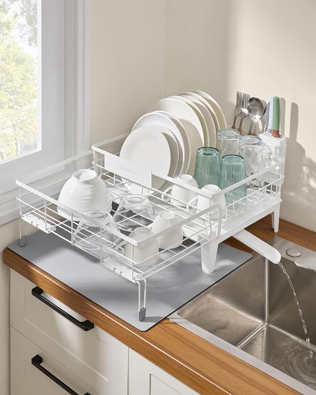 Detalle 2 de SONGMICS KCS552W01 dish drying rack with 360° rotatable spout and cutlery holder