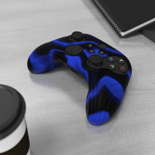 Detalle de eXtremeRate PlayVital Samurai Edition anti-slip silicone grip skin for Xbox Series S/X controllers (blue & black)