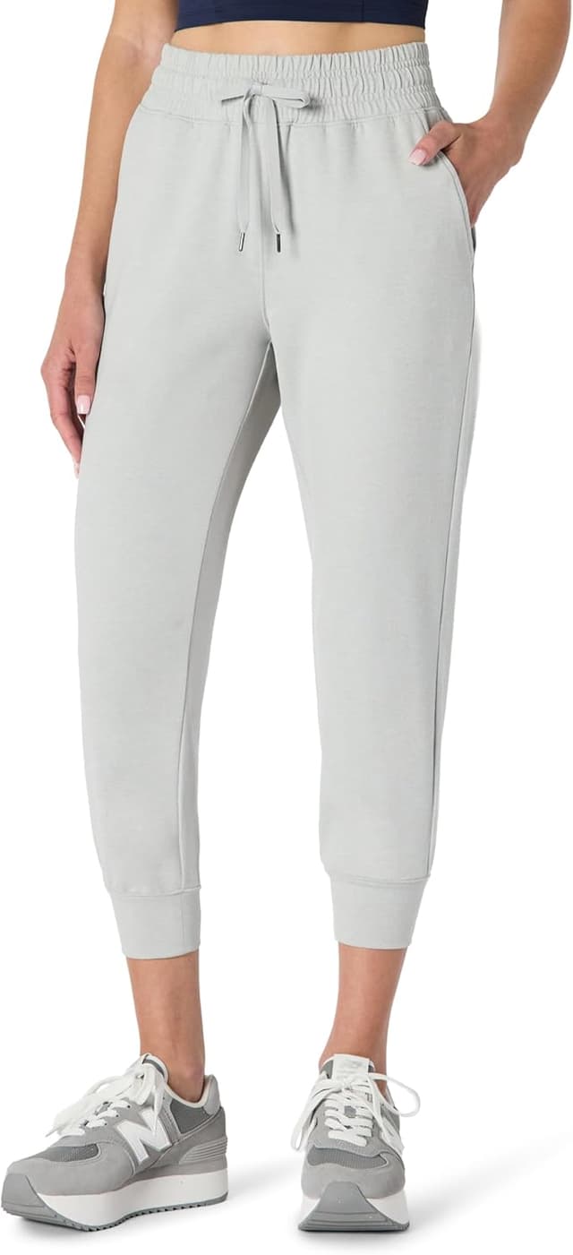 Thumbnail 4 de Amazon Essentials Women's Athletic Soft Performance Cropped Capri Joggers