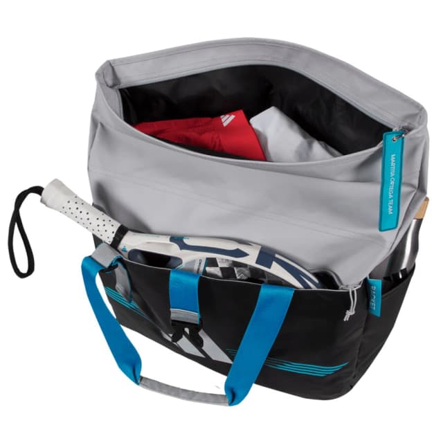 Detalle de adidas Bolsa Weekend 3.4 Martita Ortega