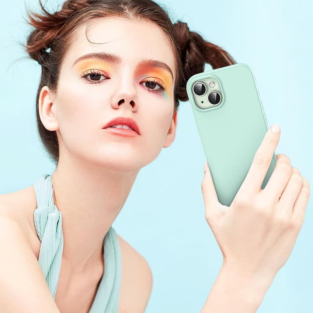 Detalle 2 de TOCOL Liquid Silicone Slim Case for iPhone 15 (6.1-inch) – Green, soft-touch anti-scratch protection