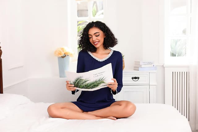 Detalle 2 de Bresdk chemise de nuit femme manches longues en coton à col en V avec dentelle