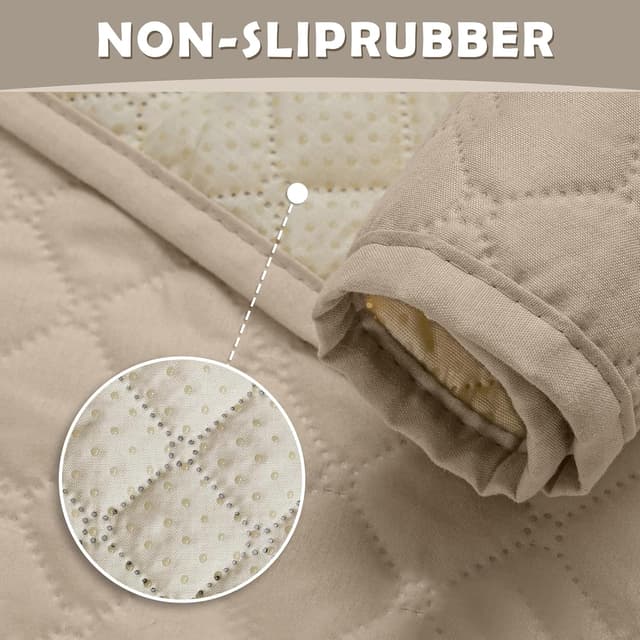 Detalle de Lydevo copridivano impermeabile trapuntato 4 posti beige con braccioli e protezione antigraffio