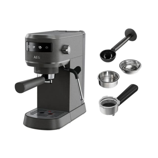 Detalle de Cafetera manual AEG EC6-1-6BST con espumador de leche, 1L y 15 bares