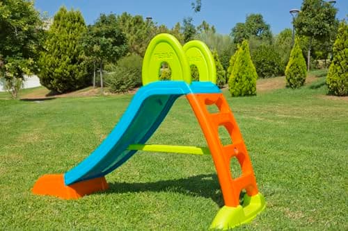 Detalle de FEBER Tobogán Slide Plus con Agua (FEL08000), exterior con hueco para manguera y escaleras antideslizantes