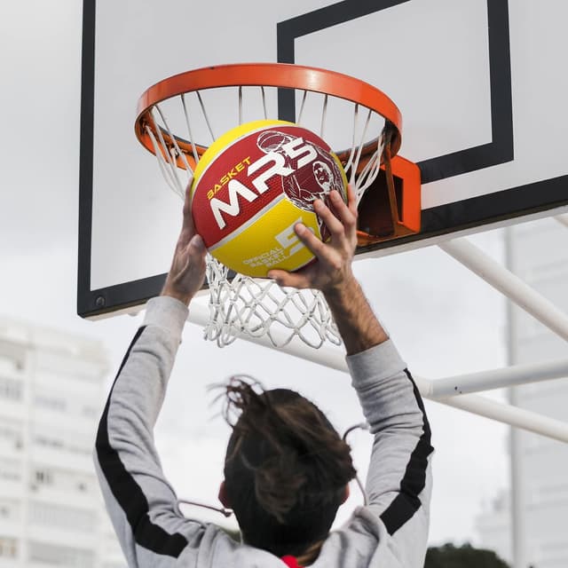 Detalle de Mondo Toys Dream Team pallone da basket per bambini, superficie morbida, Size 5 (13139)