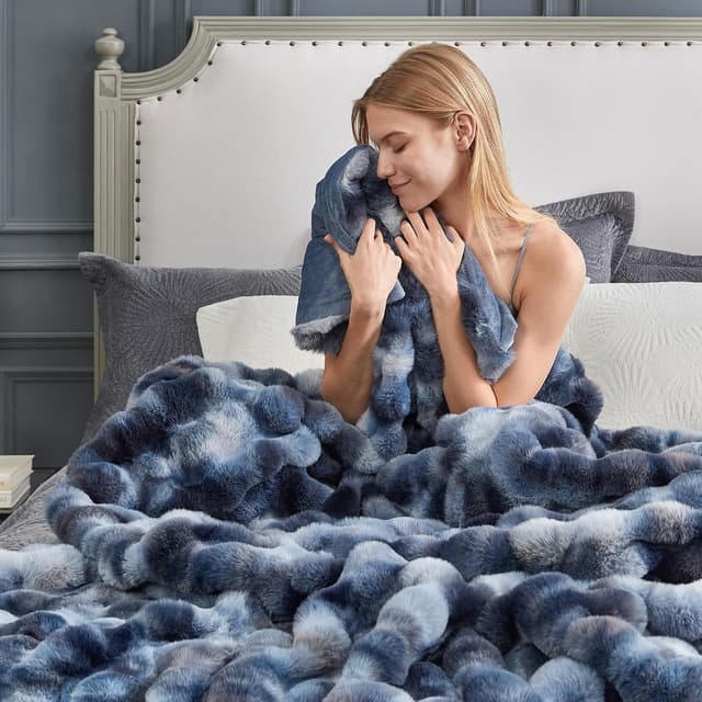 Thumbnail 6 de Cozy Bliss Faux Fur Throw Blanket 50x60