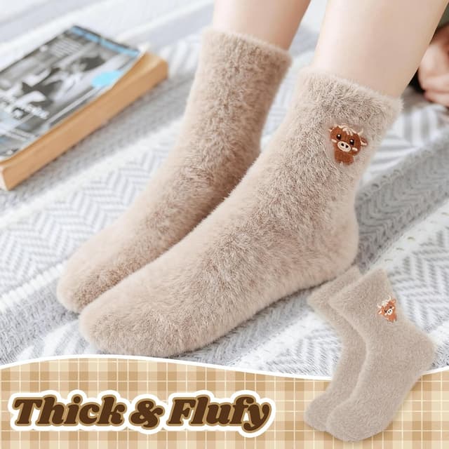 Detalle 2 de QBEJIME Highland Cow Gifts for Women: 3 Pairs Fluffy Socks (UK 4–8)
