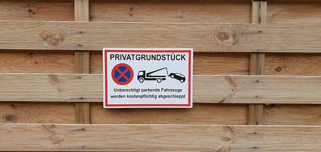 Detalle de 2x Privatgrundstück-Schild „unberechtigt parkende Fahrzeuge werden kostenpflichtig abgeschleppt“ (20 x 30 cm, PVC-Hartschaum, UV-Schutz) von STROBO