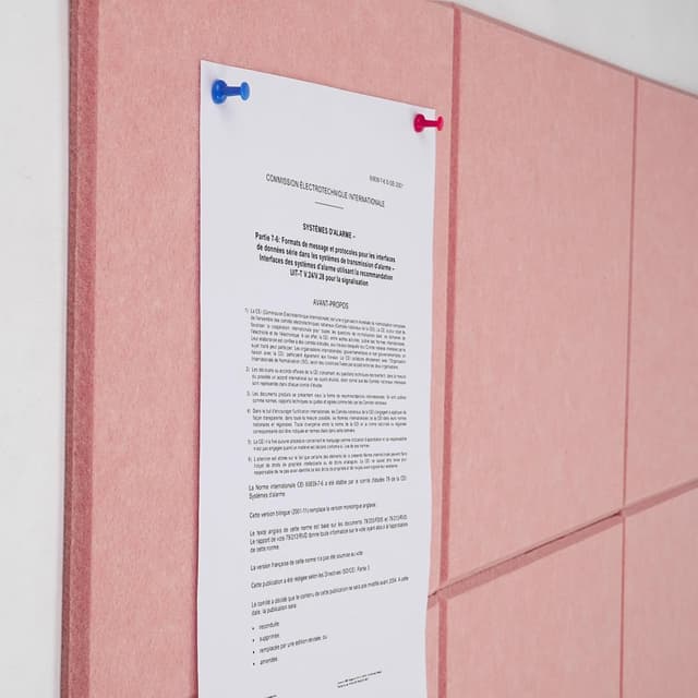 Detalle 2 de Cork Board Alternative 90 x 60 cm felt notice pin board tile set (6 pack) – Pink, removable wall tiles with pins