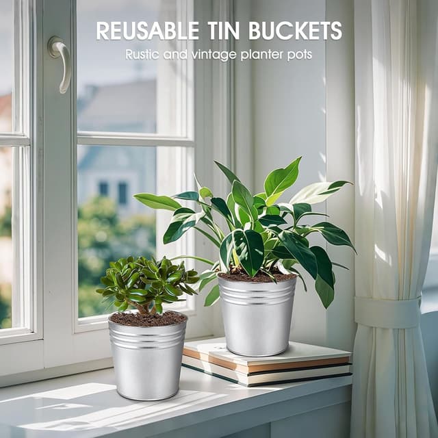 Detalle 2 de Set of 2 Citronella Outdoor Candles (17 oz, Large 3-Wick Soy Wax) with Up to 180 Hours Burn Time