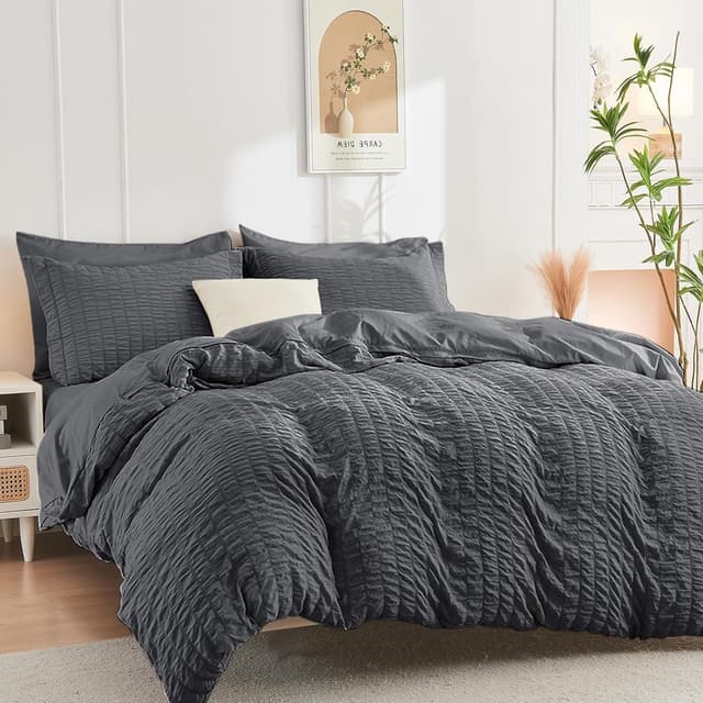 Detalle 2 de HYMOKEGE Dark Grey Queen Duvet Cover Set (3-Piece) — Brushed Microfiber Seersucker with Zipper Closure
