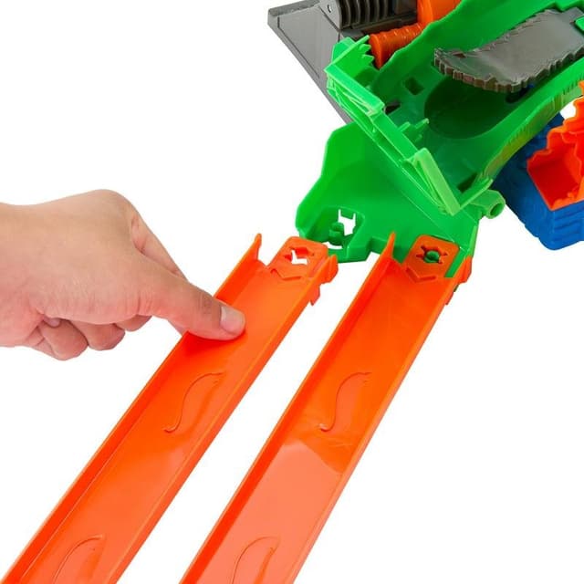 Detalle de Hot Wheels Monster Truck JFR06 set de pista y camión multicolor (1:64)