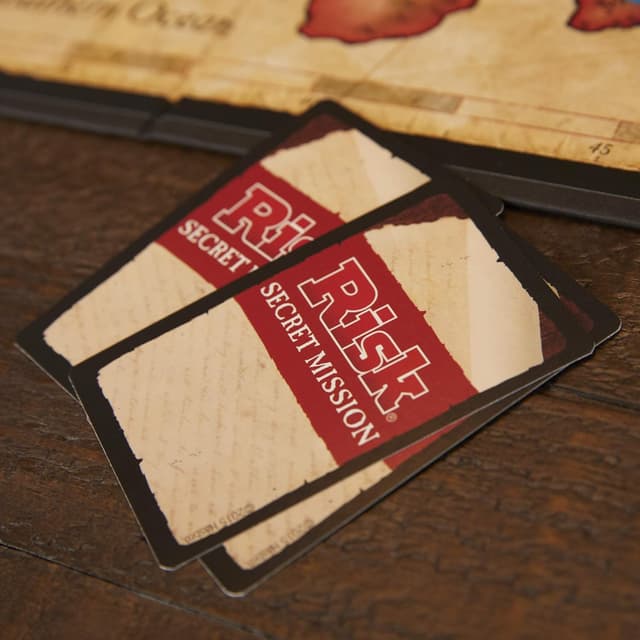 Detalle 2 de Risk version française – Jeu de société stratégique et immersif (dès 10 ans, 2 à 5 joueurs)