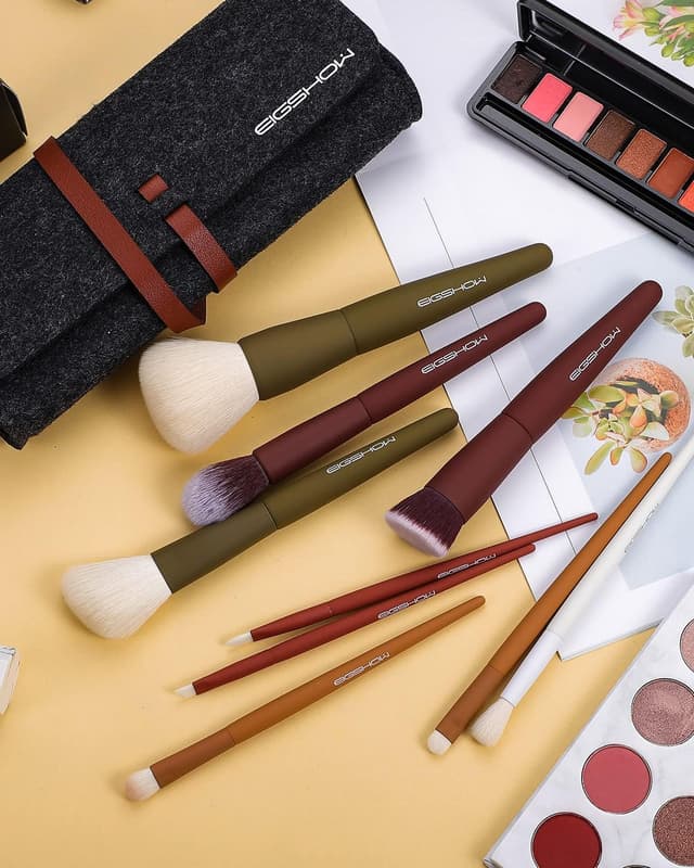 Detalle de Set pennelli make up da viaggio EIGSHOW Kabuki (9 pezzi) con fibre sintetiche extra morbide