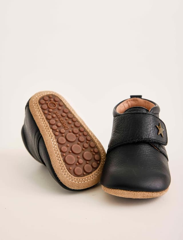 Detalle de Bisgaard Garçon Unisex Kinder 12301999 Chaussons bas en noir (tulle/chaussettes-style), taille EU 27