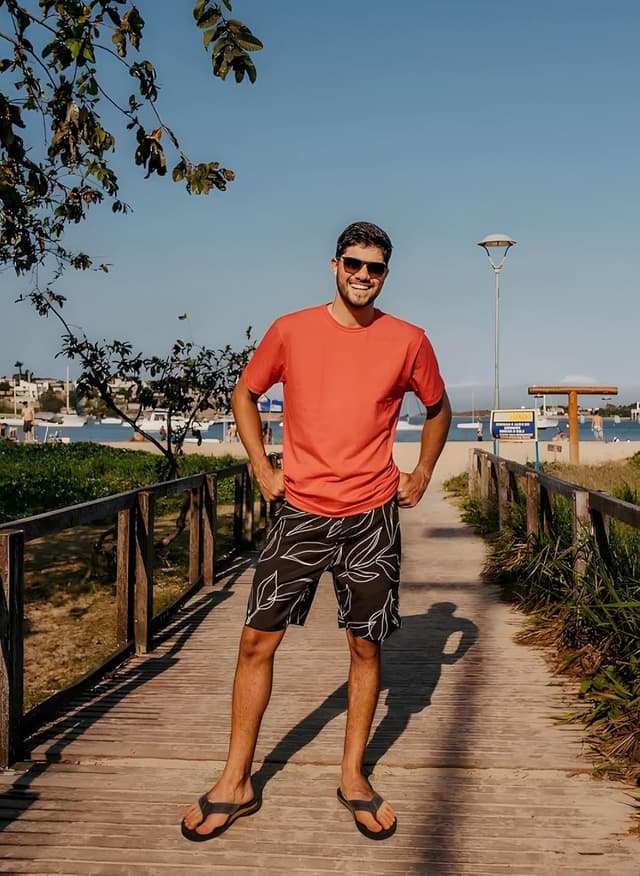 Detalle 2 de KuaiLu men’s leather arch support flip flops – cushioned wide-fit beach sandals with non-slip sole