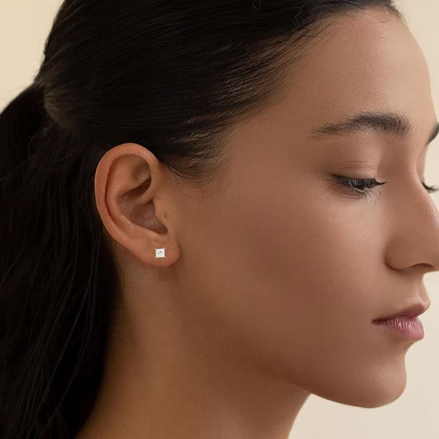 Detalle de KRKC&CO Moissanit Ohrringe aus Silber 925 für Damen (Prinzess-Schliff, Farbe D, VVS1) – Ohrstecker vergoldet/Weißgold & schwarz plattiert