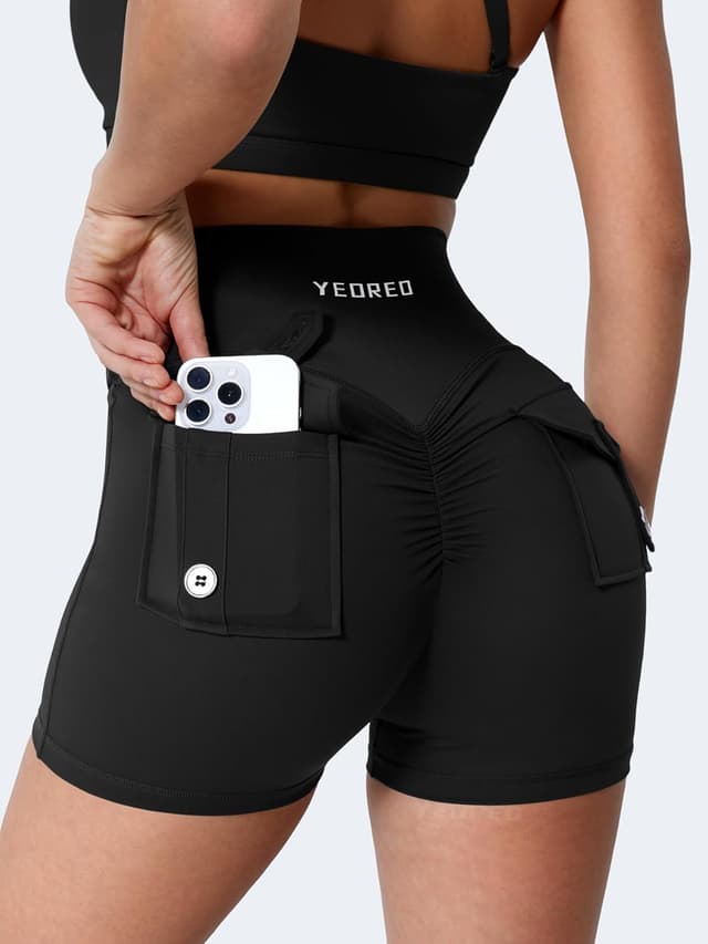 Detalle de YEOREO CoreFlex scrunch workout shorts with pockets for women (high-waisted biker shorts)