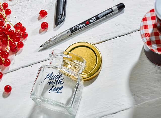 Detalle de STABILO Permanent-Marker Write-4-all Medium (10er Pack, rot) – für harte Oberflächen