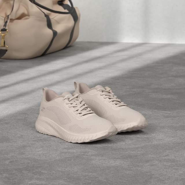 Detalle 2 de Skechers Damen Bobs Squad Chaos Face-Off-Sneaker in Hautfarben