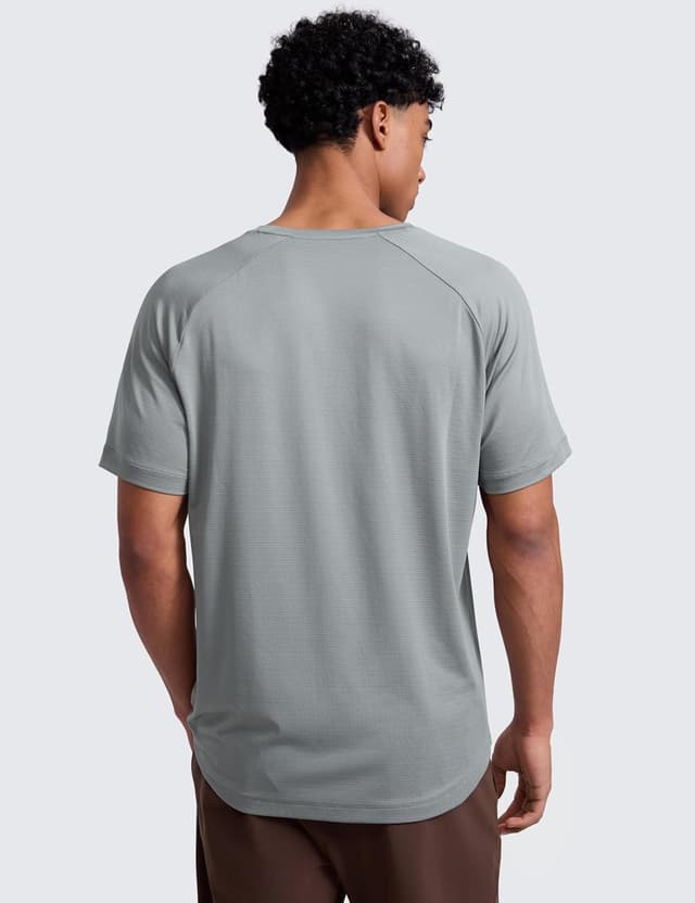 Detalle de CRZ YOGA pour Homme : t-shirt de sport léger à séchage rapide et manches raglan