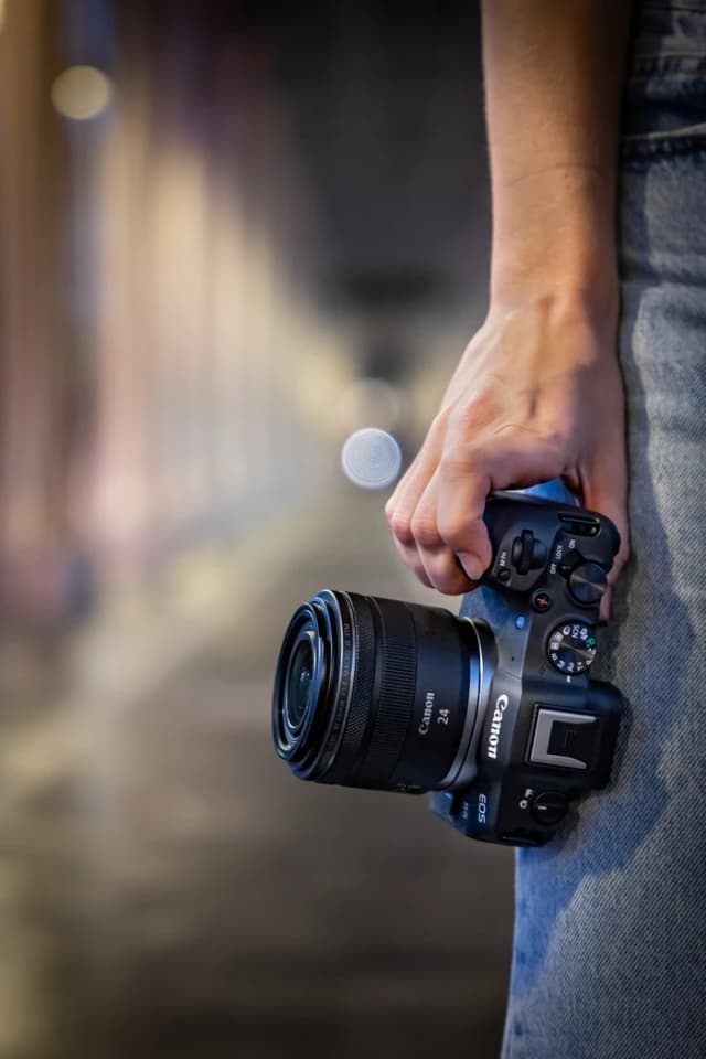 Detalle de Canon EOS R8 24‑50 mm f/4,5‑6,3