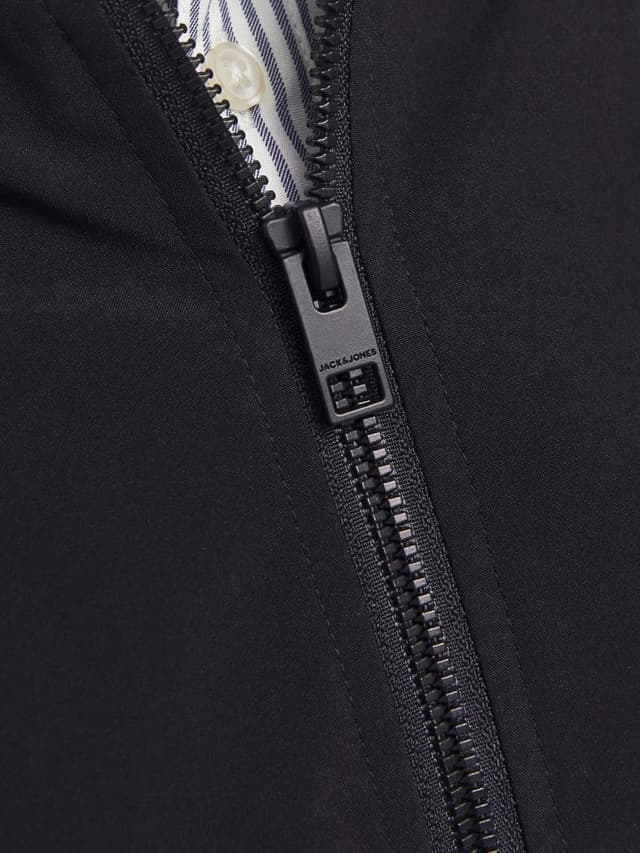 Detalle de Giacca bomber JACK & JONES con chiusura a zip e tasche frontali