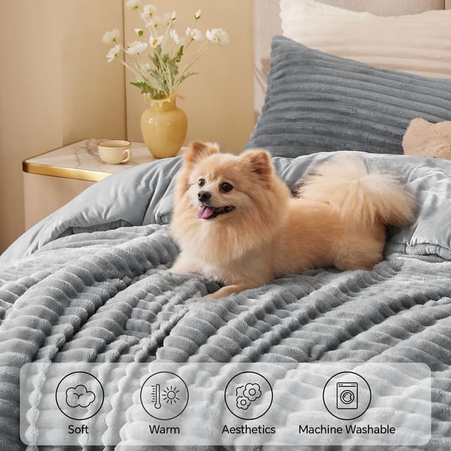 Detalle de BEDELITE Queen Fleece Comforter Set 1 with Pillowcases