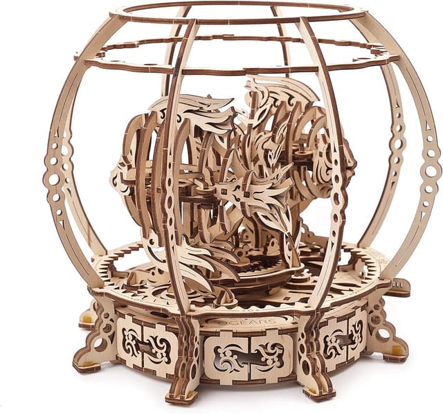 Detalle 2 de UGEARS Acquario Meccanico Puzzle 3D in legno con meccanismo a molla