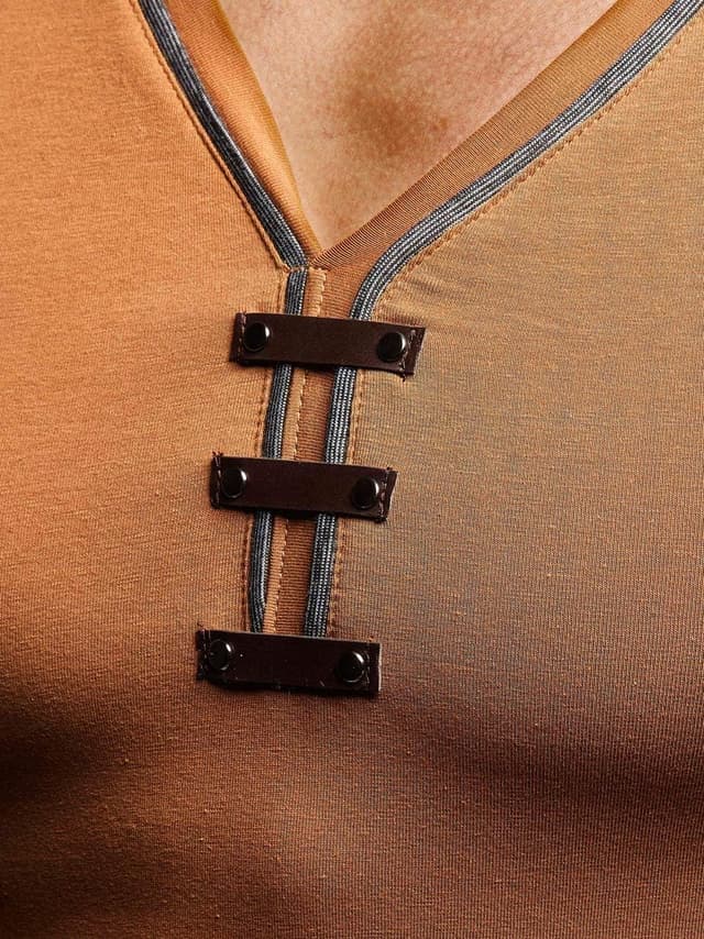 Detalle de Leif Nelson Maglietta Uomo V-Neck in cotone: basic estiva a manica corta