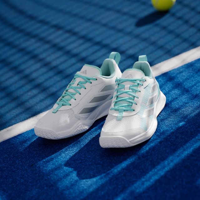 Detalle 2 de Adidas Avaflash Low Tennis blanco