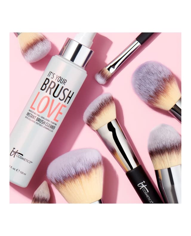 Detalle de IT Cosmetics Brocha #8 Redonda para Polvos 1 unidad