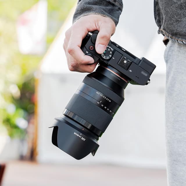 Detalle de JJC ALC-SH136 lens hood for FE 24-240