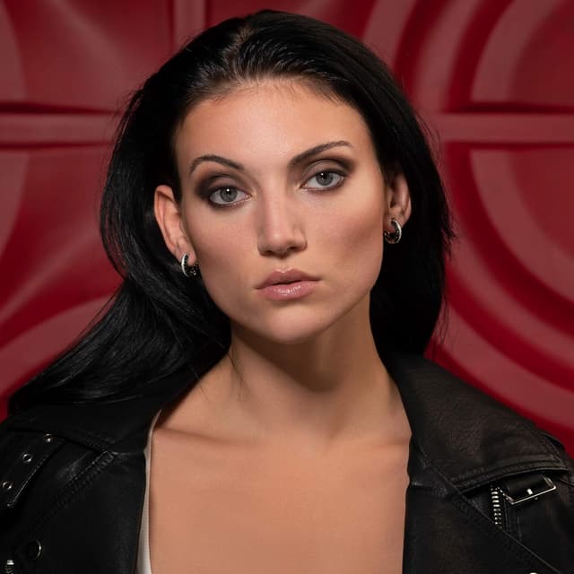 Detalle de namana Boucles d’oreilles créoles en argent 925 pavées de zircons pour femme