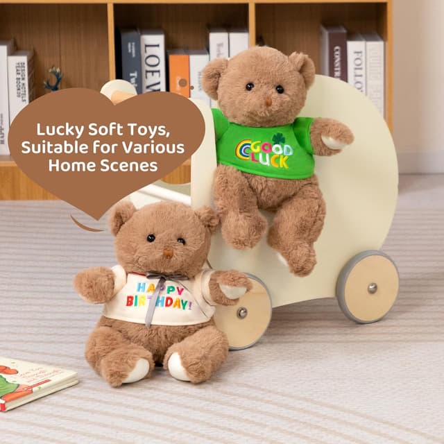 Detalle de BEJOY Glücksbär Teddybär (35 cm) mit „Good Luck“-Shirt – kuscheliges Plüschtier als Geschenk