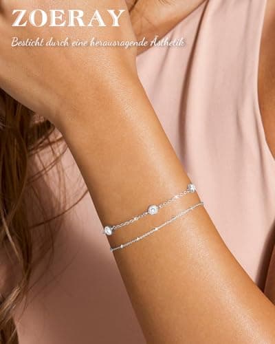 Detalle de ZOERAY pulsera mujer en plata 925 y oro 18K con mariposas, brazalete ajustable y charms