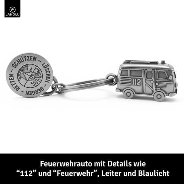 Detalle 2 de LANOLU Schlüsselanhänger Feuerwehrmann mit 3D-Feuerwehrauto und beidseitiger Gravur